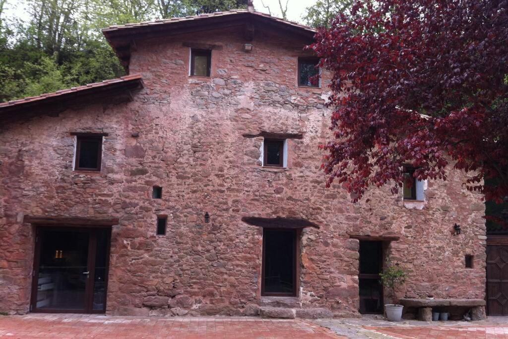 La Badenca. Masia Catalana Del S. XVII Riudaura Exterior photo